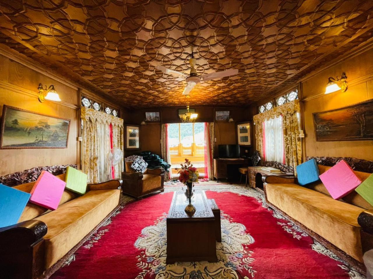 Srīnagar New Sea Palace Houseboats מראה חיצוני תמונה