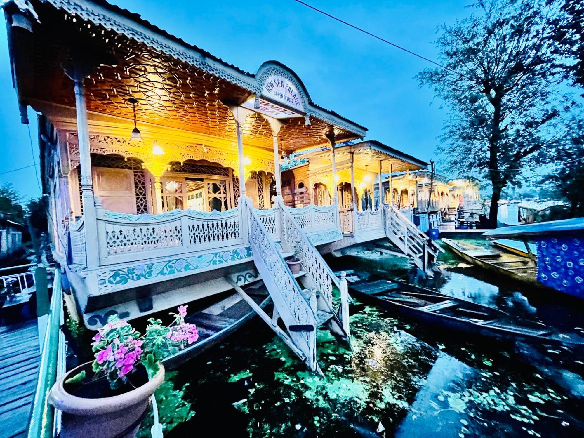 Srīnagar New Sea Palace Houseboats מראה חיצוני תמונה