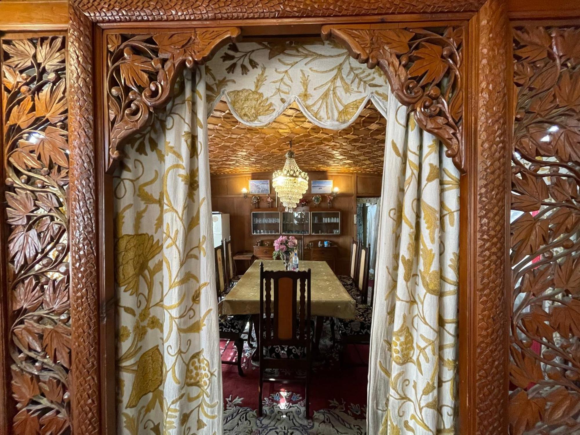 Srīnagar New Sea Palace Houseboats מראה חיצוני תמונה