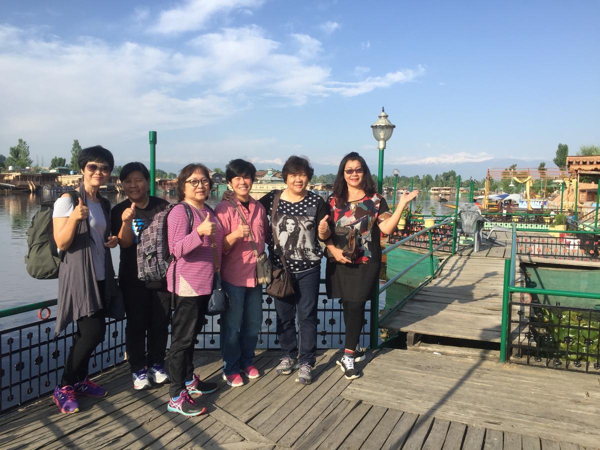Srīnagar New Sea Palace Houseboats מראה חיצוני תמונה