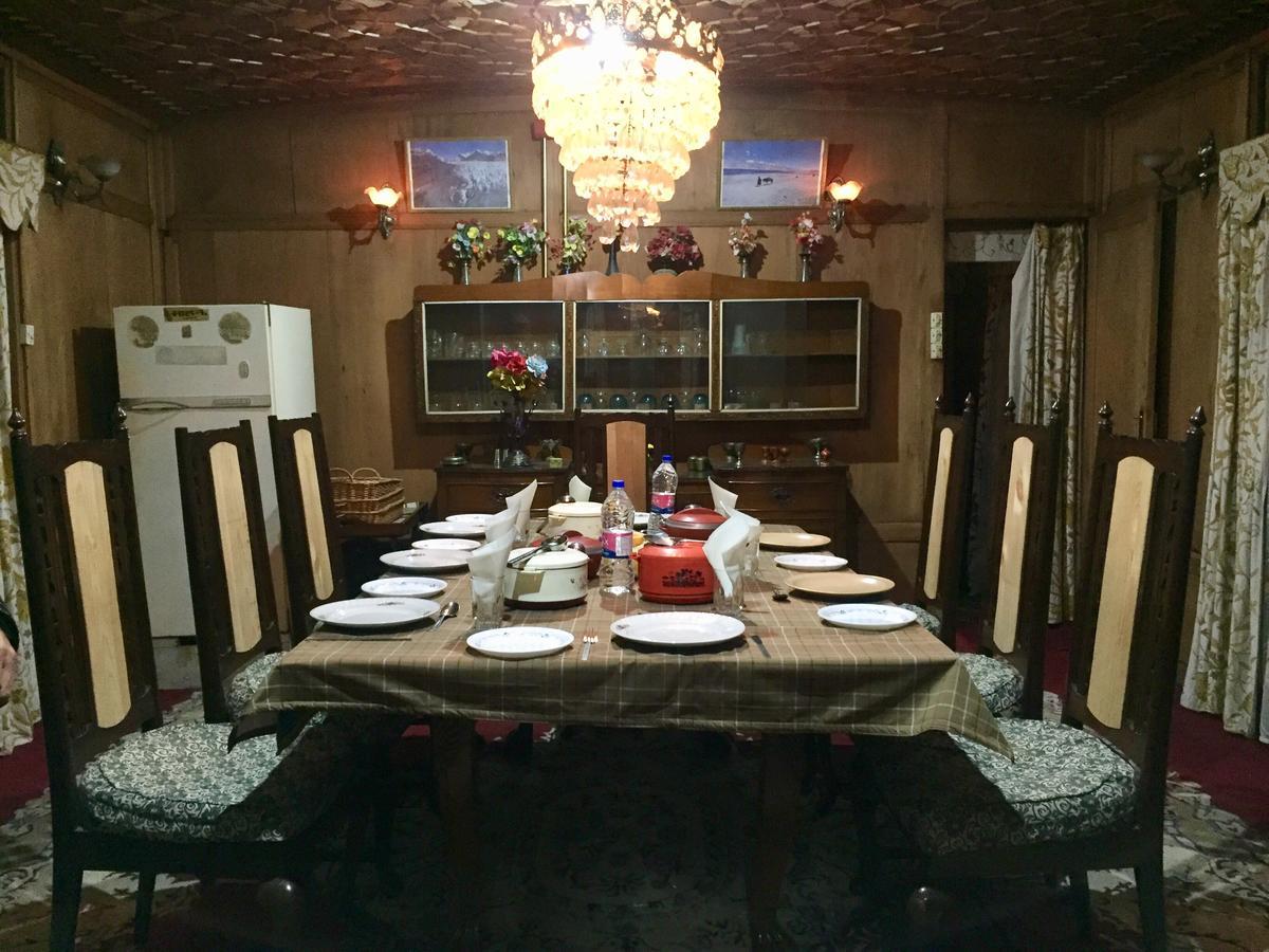 Srīnagar New Sea Palace Houseboats מראה חיצוני תמונה