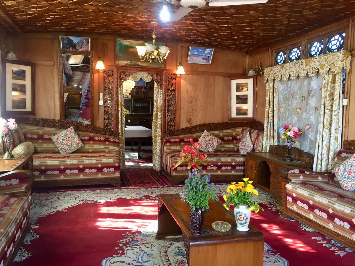 Srīnagar New Sea Palace Houseboats מראה חיצוני תמונה