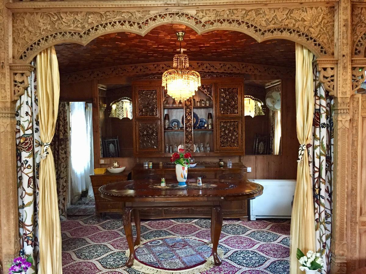 Srīnagar New Sea Palace Houseboats מראה חיצוני תמונה
